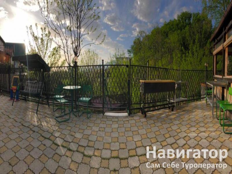 ДОМИК НА АКАЦИЯХ - гостевой дом в Адлер