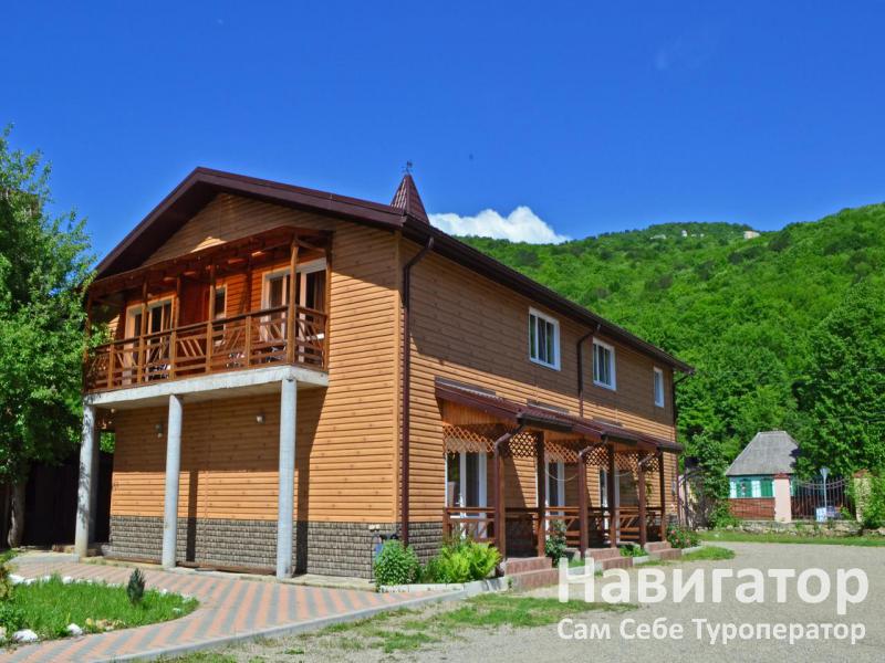 ЛАРИСА - гостевой дом в Даховская ст.