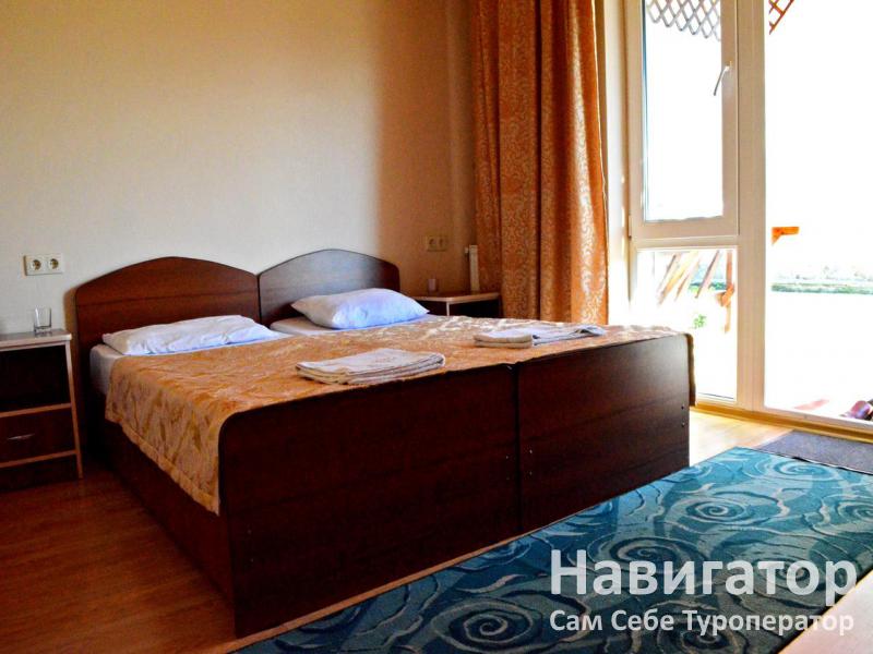 ЛАРИСА - гостевой дом в Даховская ст.