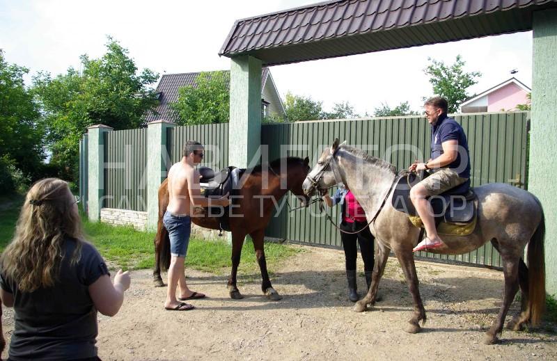 В ГОСТЯХ У ПАВЛИНА - база отдыха в Северский район