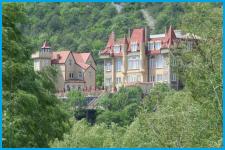 КРЫЛЬЯ - банкетно-гостиничный комплекс в Абрау-Дюрсо