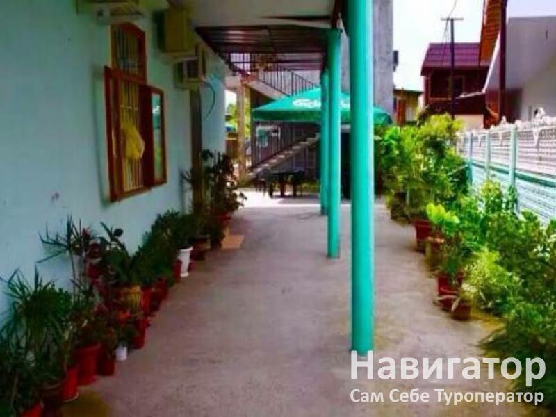 У АРТУРА гостевой дом в Гагра