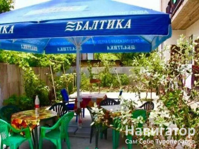 У АРТУРА гостевой дом в Гагра