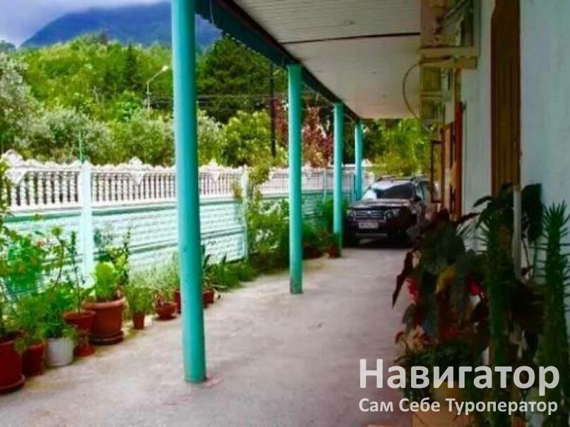 У АРТУРА гостевой дом в Гагра