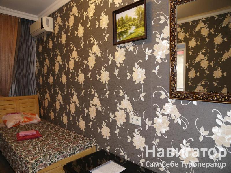 ЛАЗУРНАЯ - мини-гостиница в Гагра