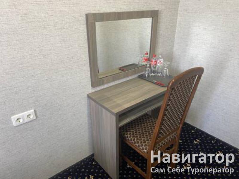 Старый замок - отель *** в Славянский район
