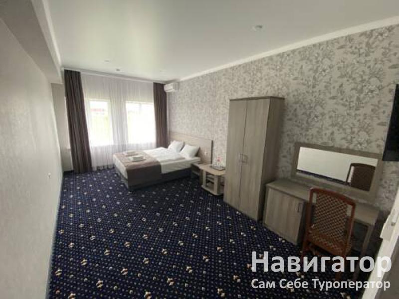Старый замок - отель *** в Славянский район
